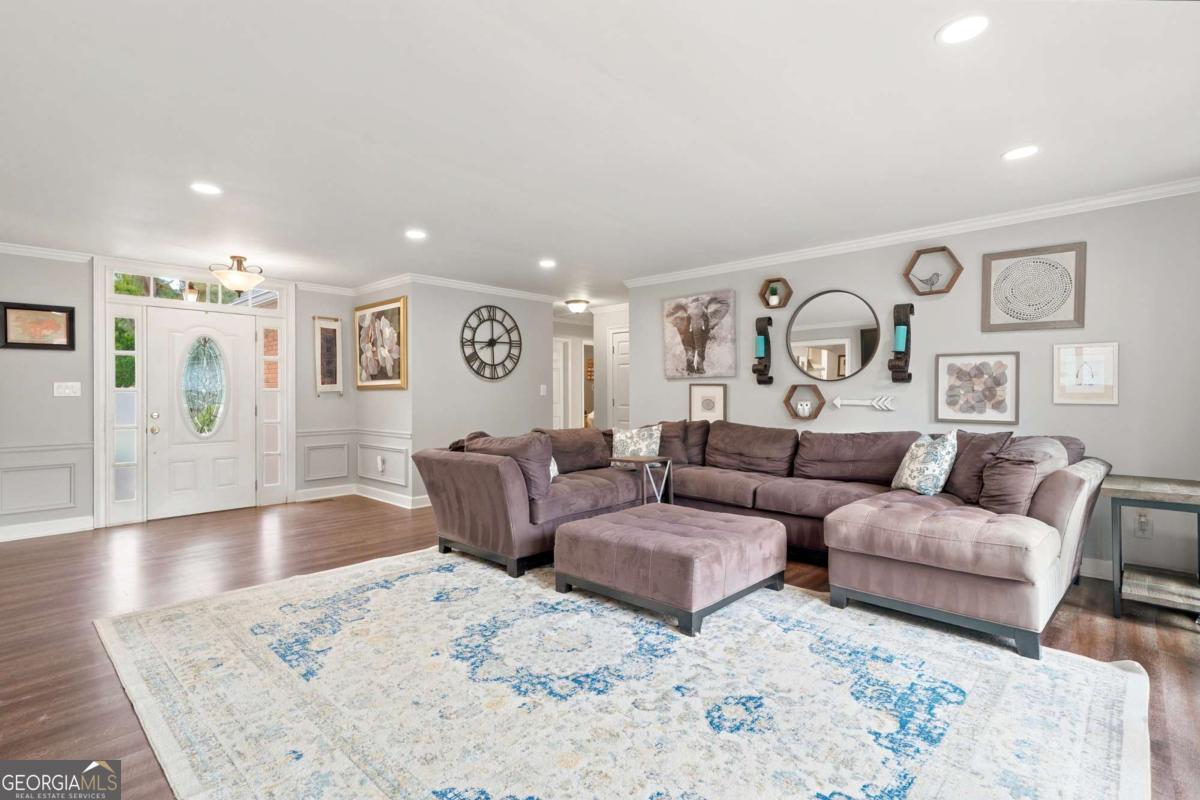 4346 Collingham Trace Ne Property Photo 6