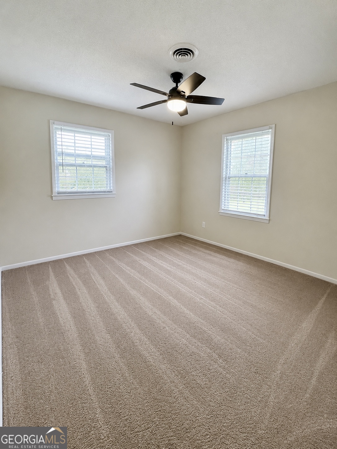 1808 Rossway Drive Property Photo 8