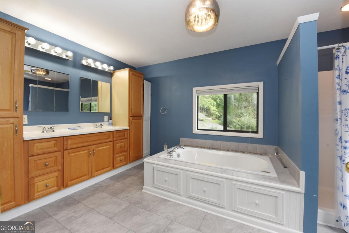 19 Pine Ridge Terrace Property Photo 44