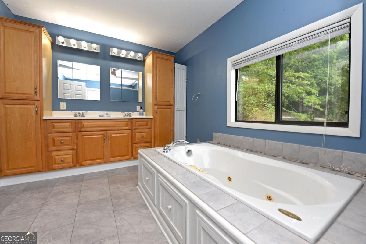 19 Pine Ridge Terrace Property Photo 45