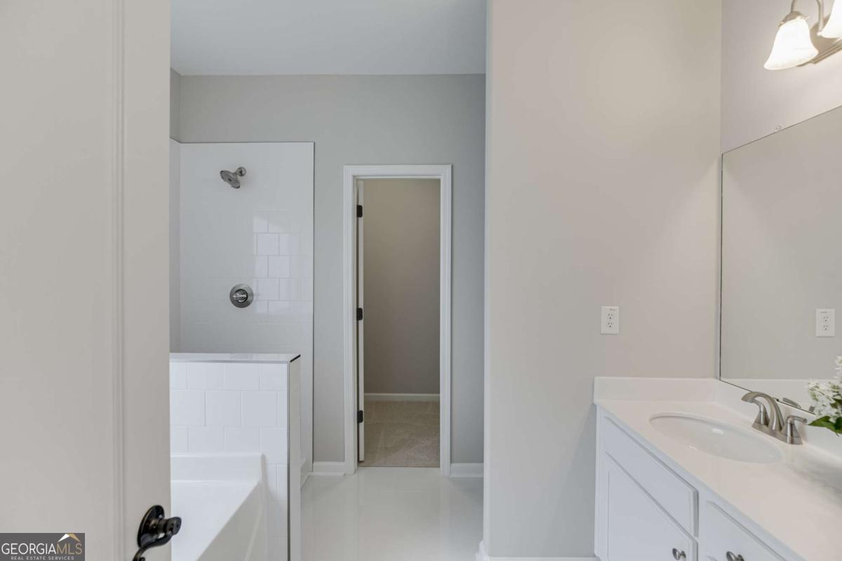 3941 Lake Pass Lane Property Photo 16