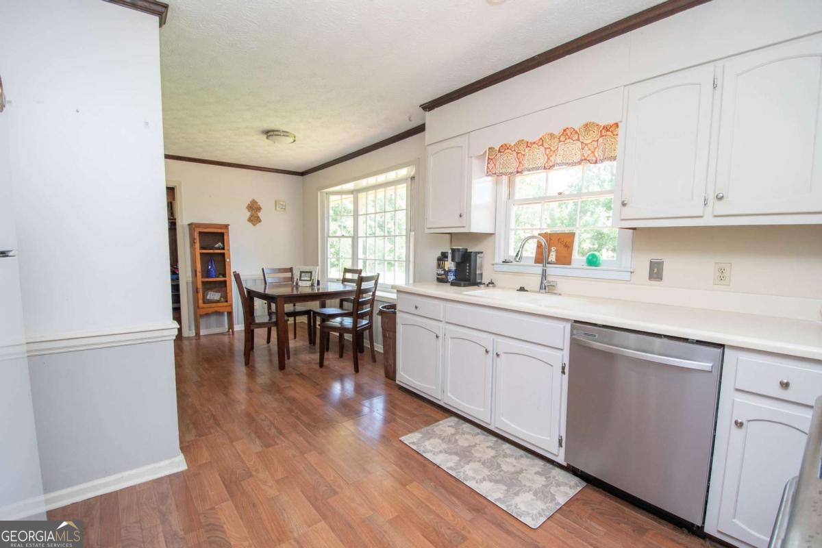 128 Robinhood Drive Property Photo 10