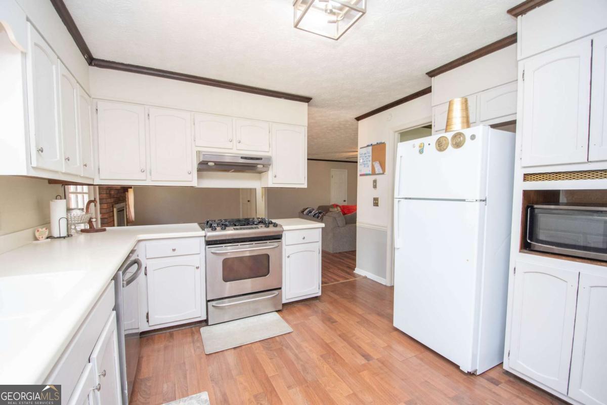 128 Robinhood Drive Property Photo 12