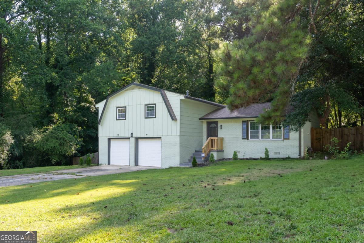 7367 Rountree Drive Property Photo 3