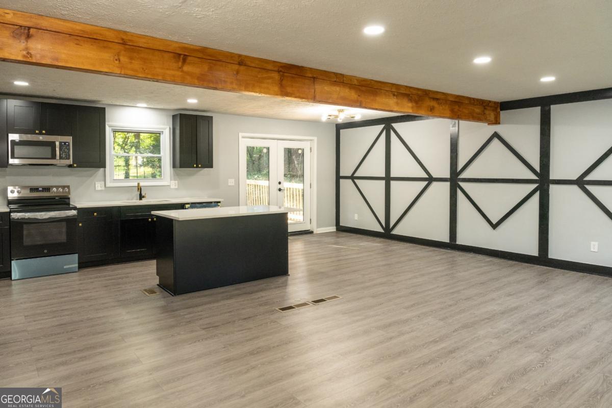 7367 Rountree Drive Property Photo 4