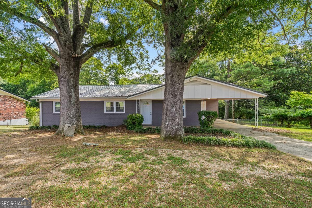112 Greenbriar Drive