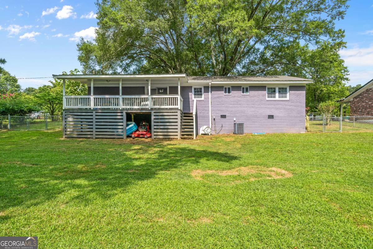 112 Greenbriar Drive Property Photo 16