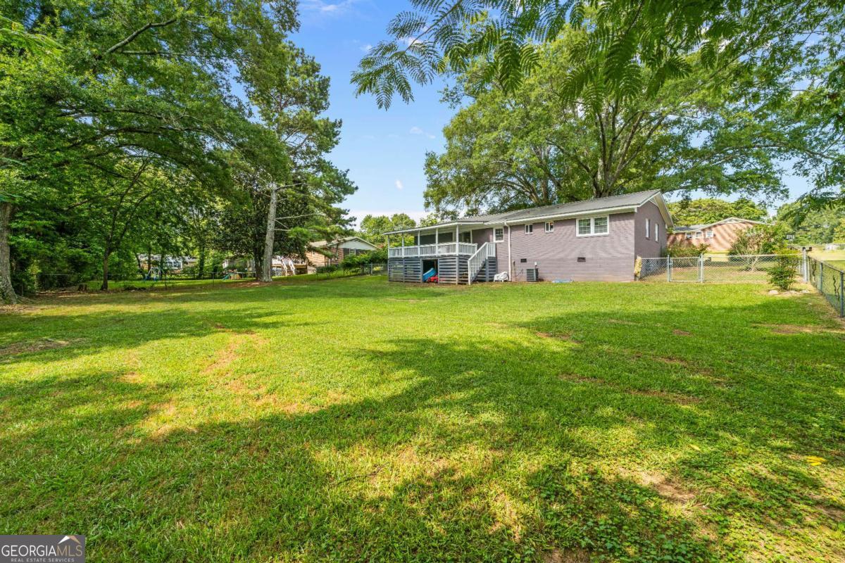 112 Greenbriar Drive Property Photo 17