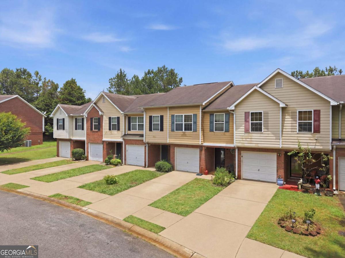 605 Magnolia Gardens Walk Property Photo 2