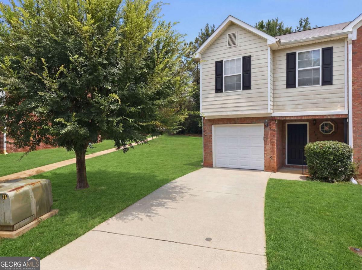 605 Magnolia Gardens Walk Property Photo 3