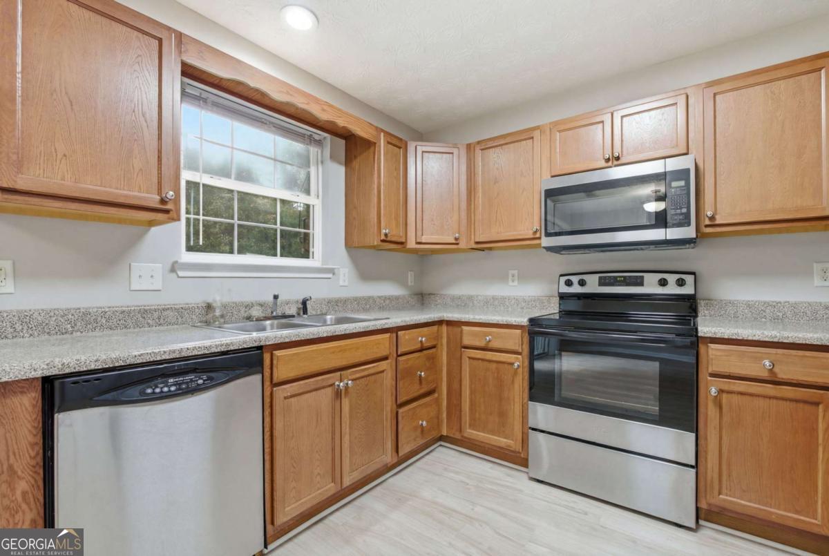 605 Magnolia Gardens Walk Property Photo 28