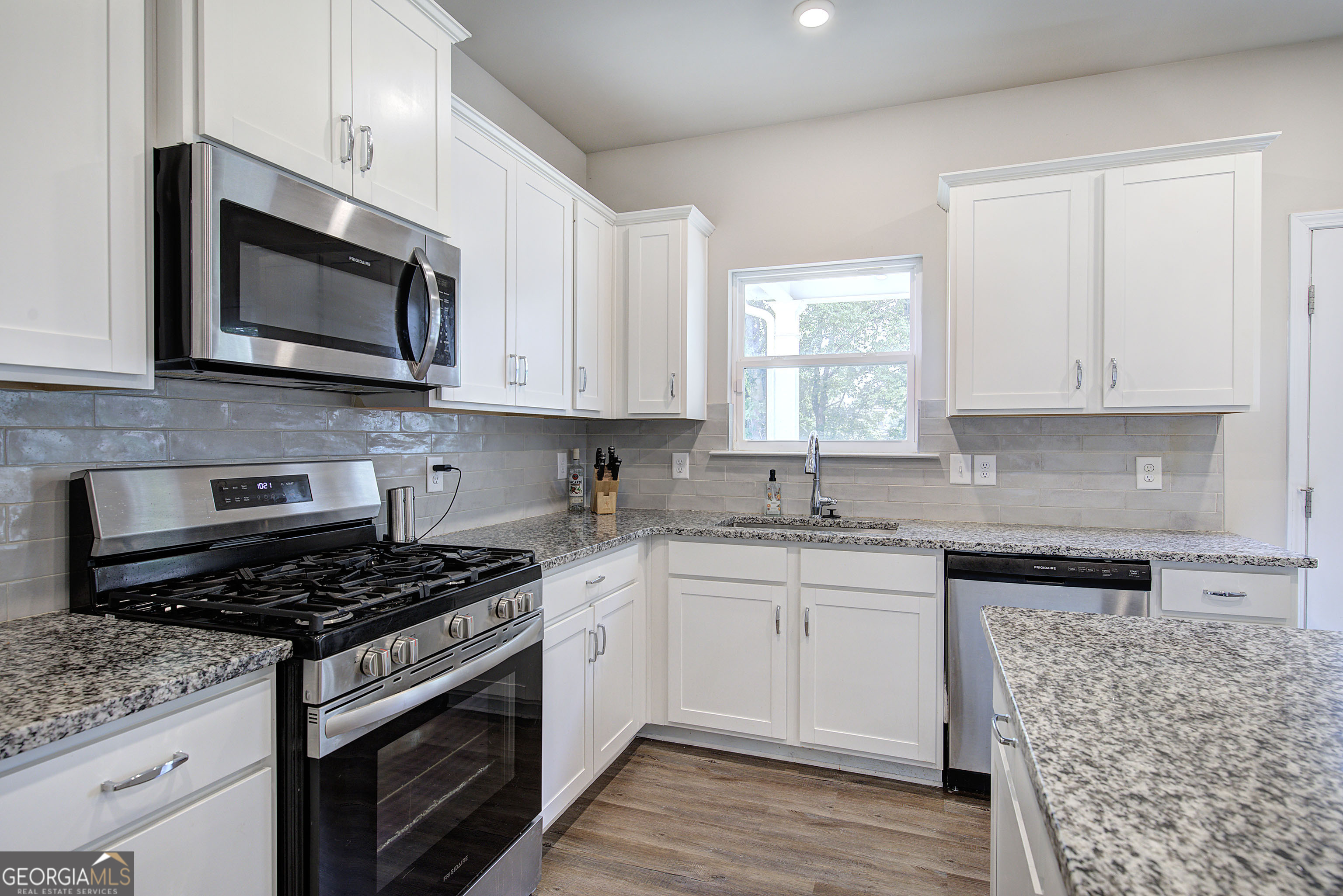 10 Westover Road Se Property Photo 11