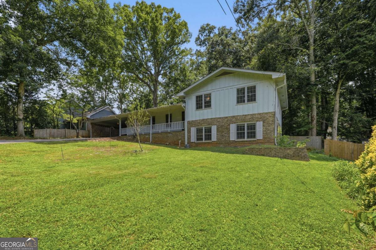 4362 White Oak Drive Property Photo 2