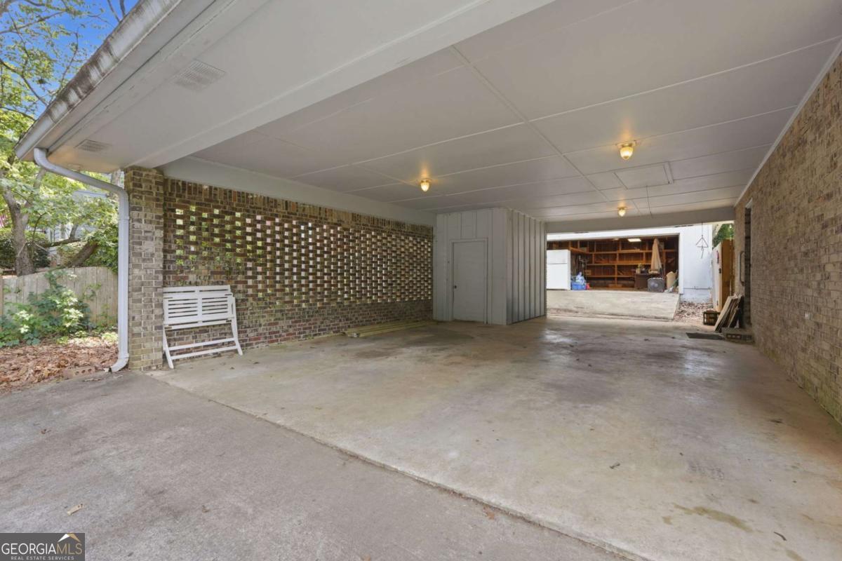 4362 White Oak Drive Property Photo 3