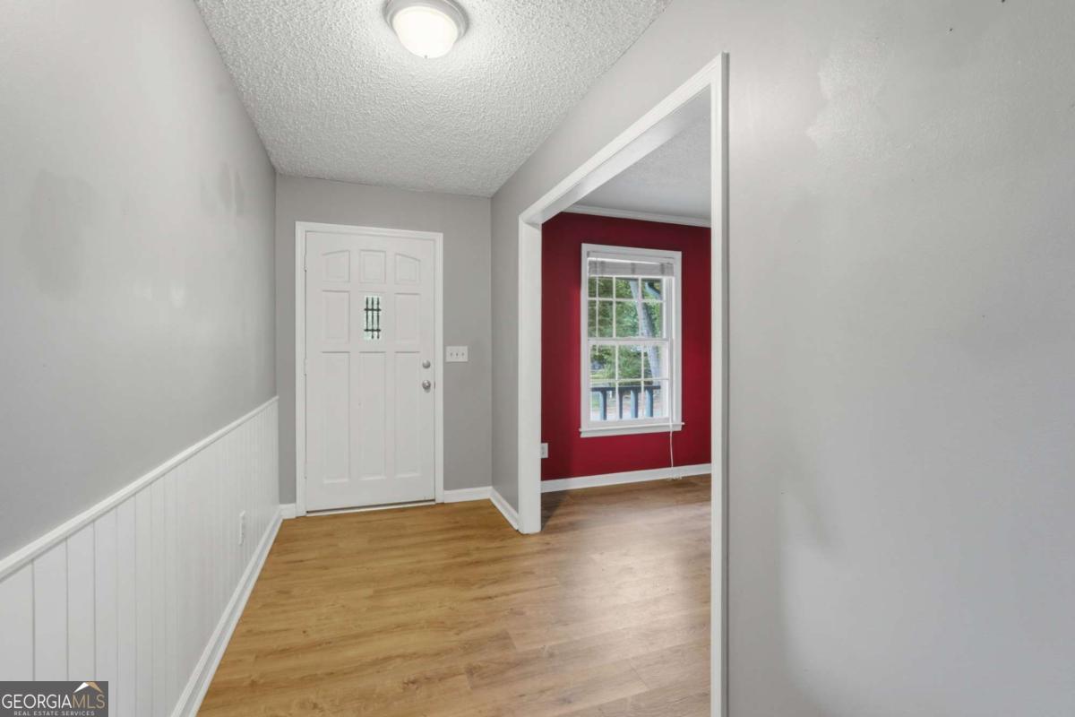 4362 White Oak Drive Property Photo 4