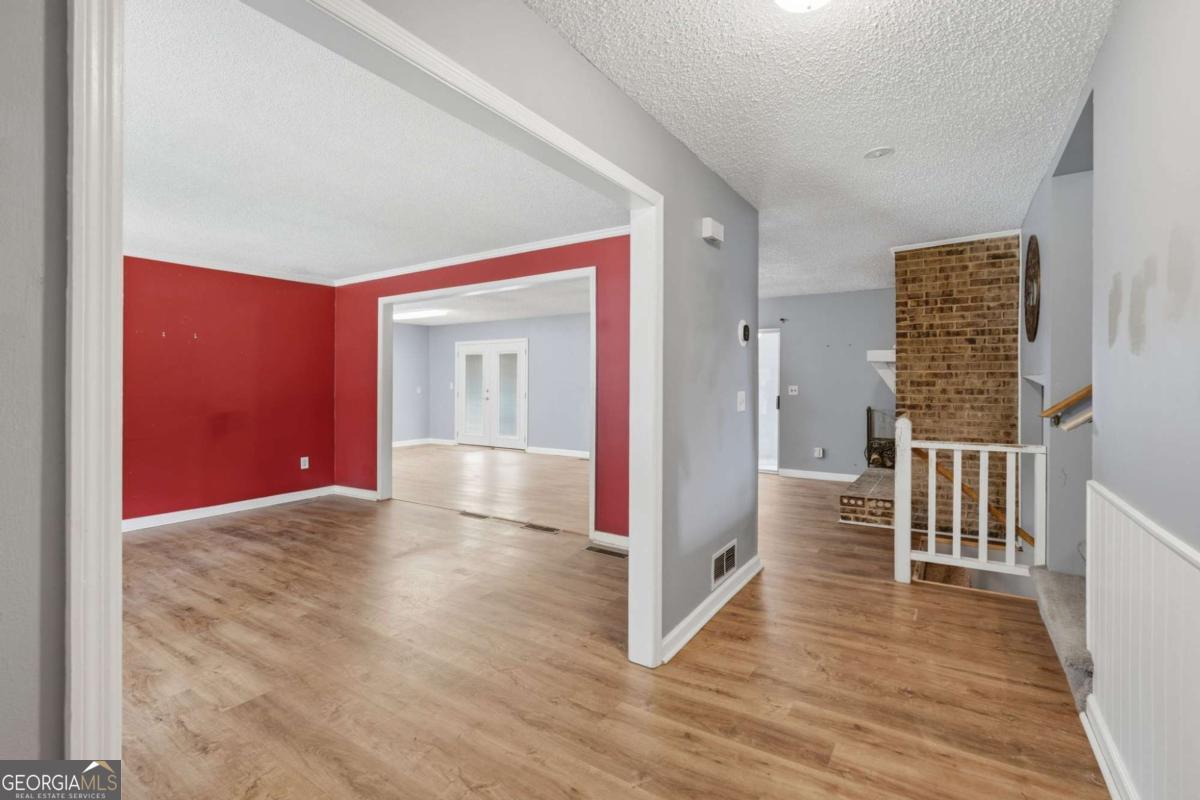 4362 White Oak Drive Property Photo 5