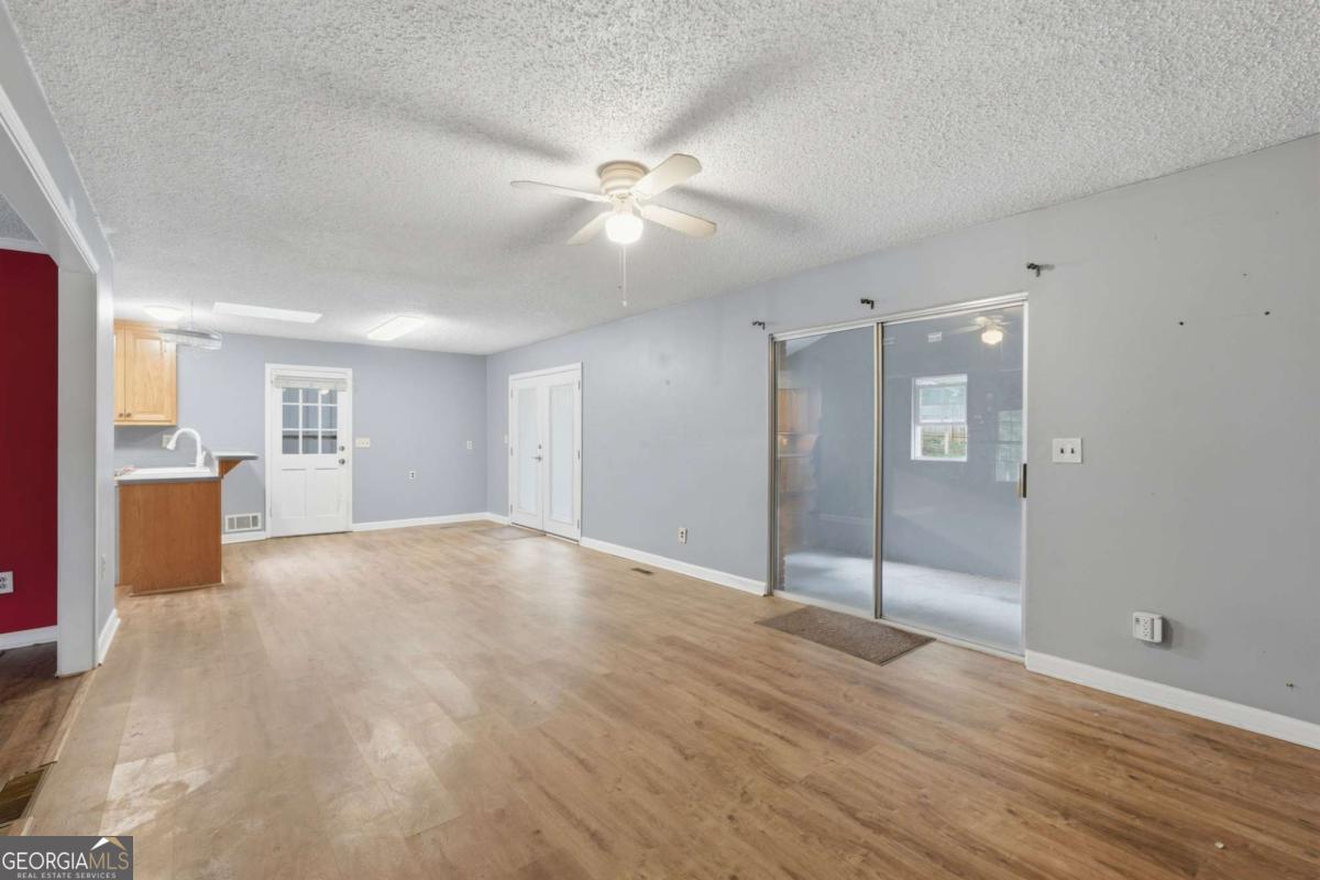 4362 White Oak Drive Property Photo 9