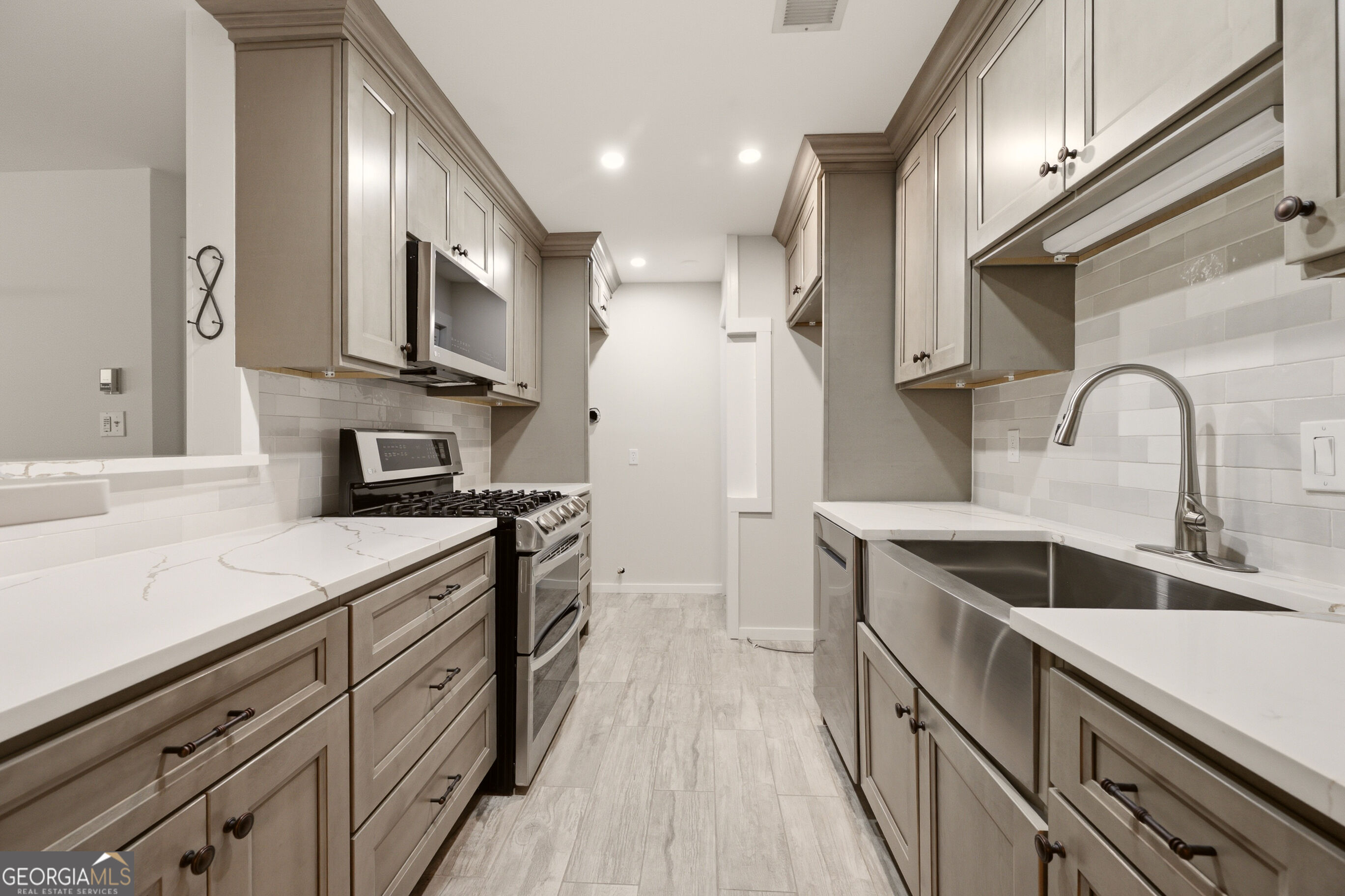 515 Berkeley Woods Drive Property Photo 11