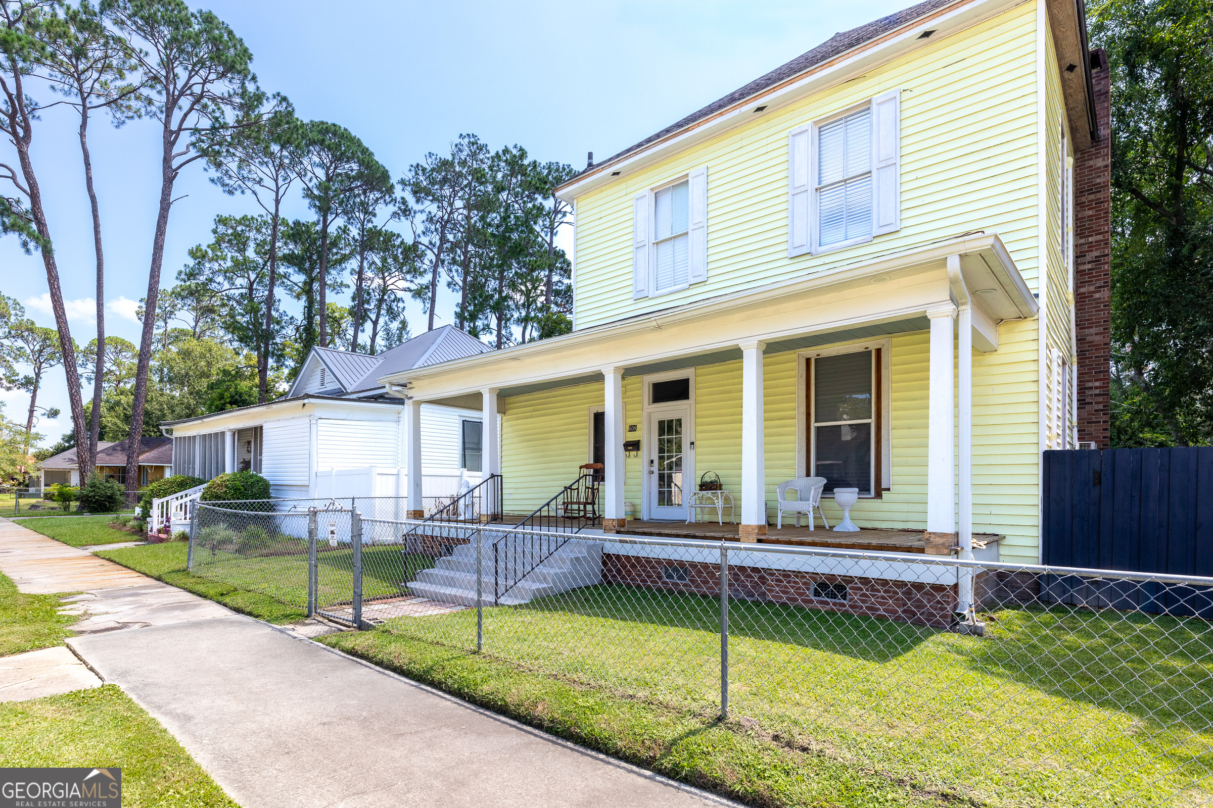 608 Ware Street Property Photo 3