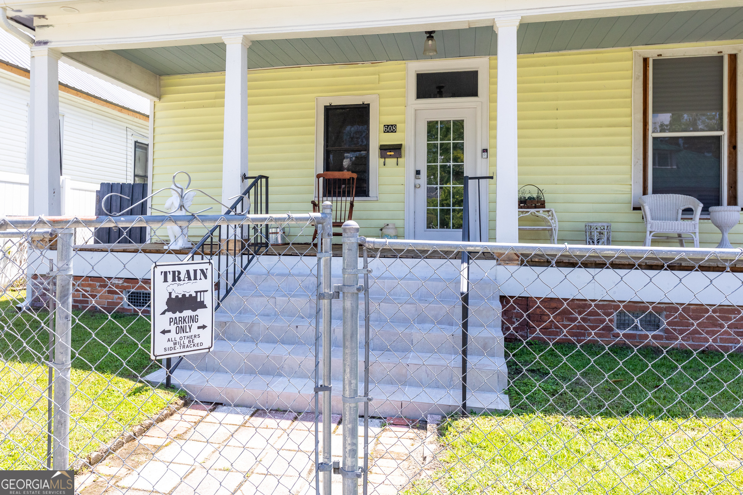 608 Ware Street Property Photo 4