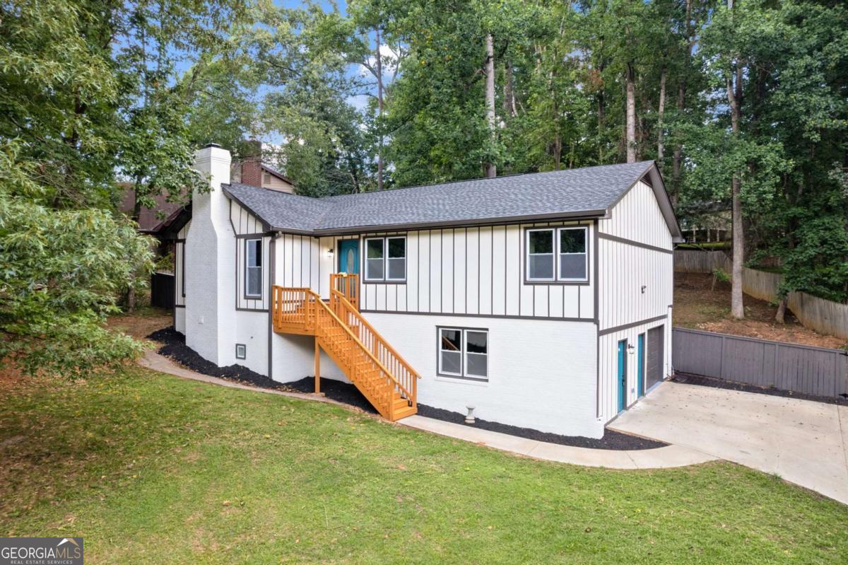 1521 Sundale Drive Property Photo 1