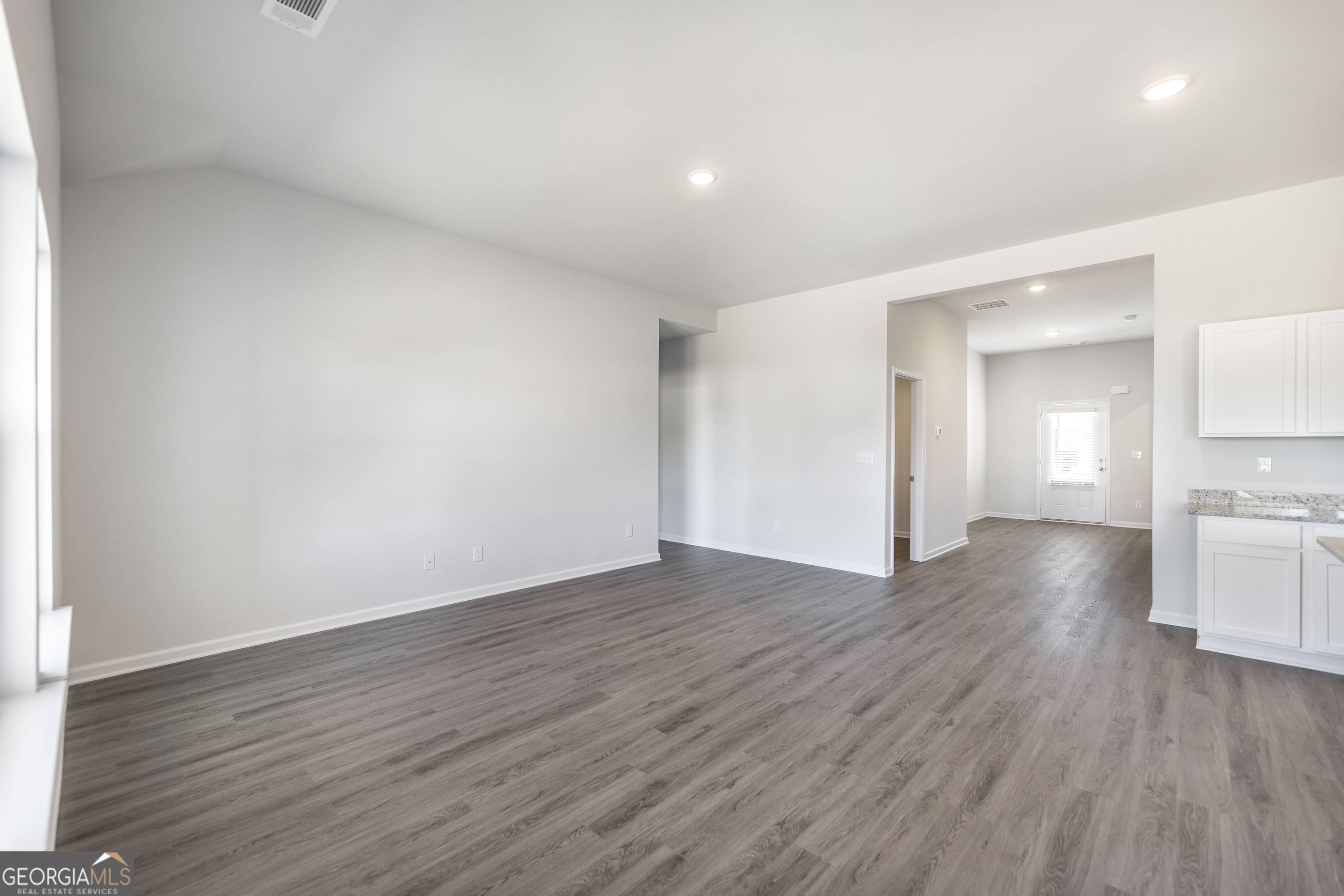 403 Georgian Walk Property Photo 11