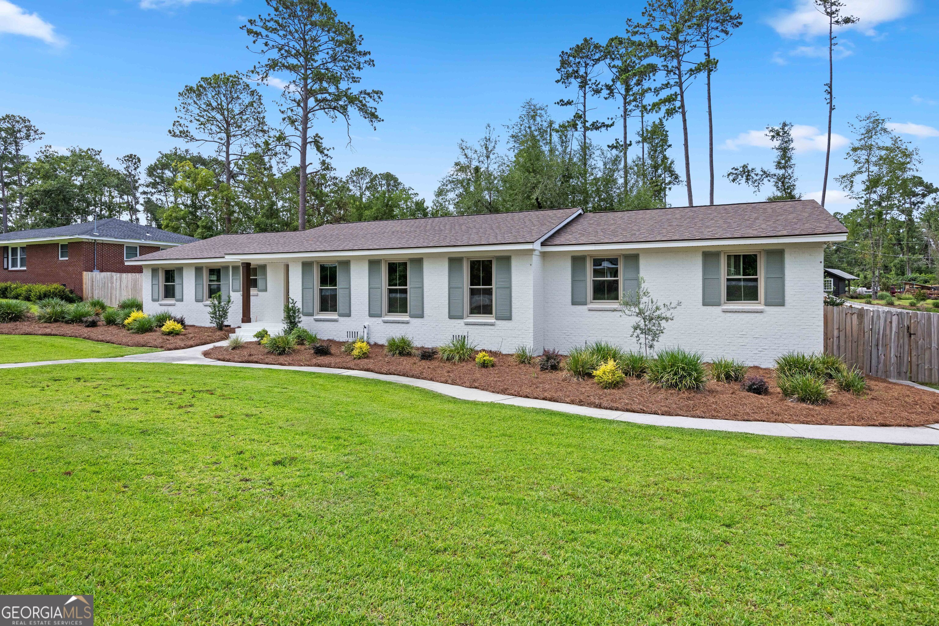1203 Lakeview Drive Property Photo 1