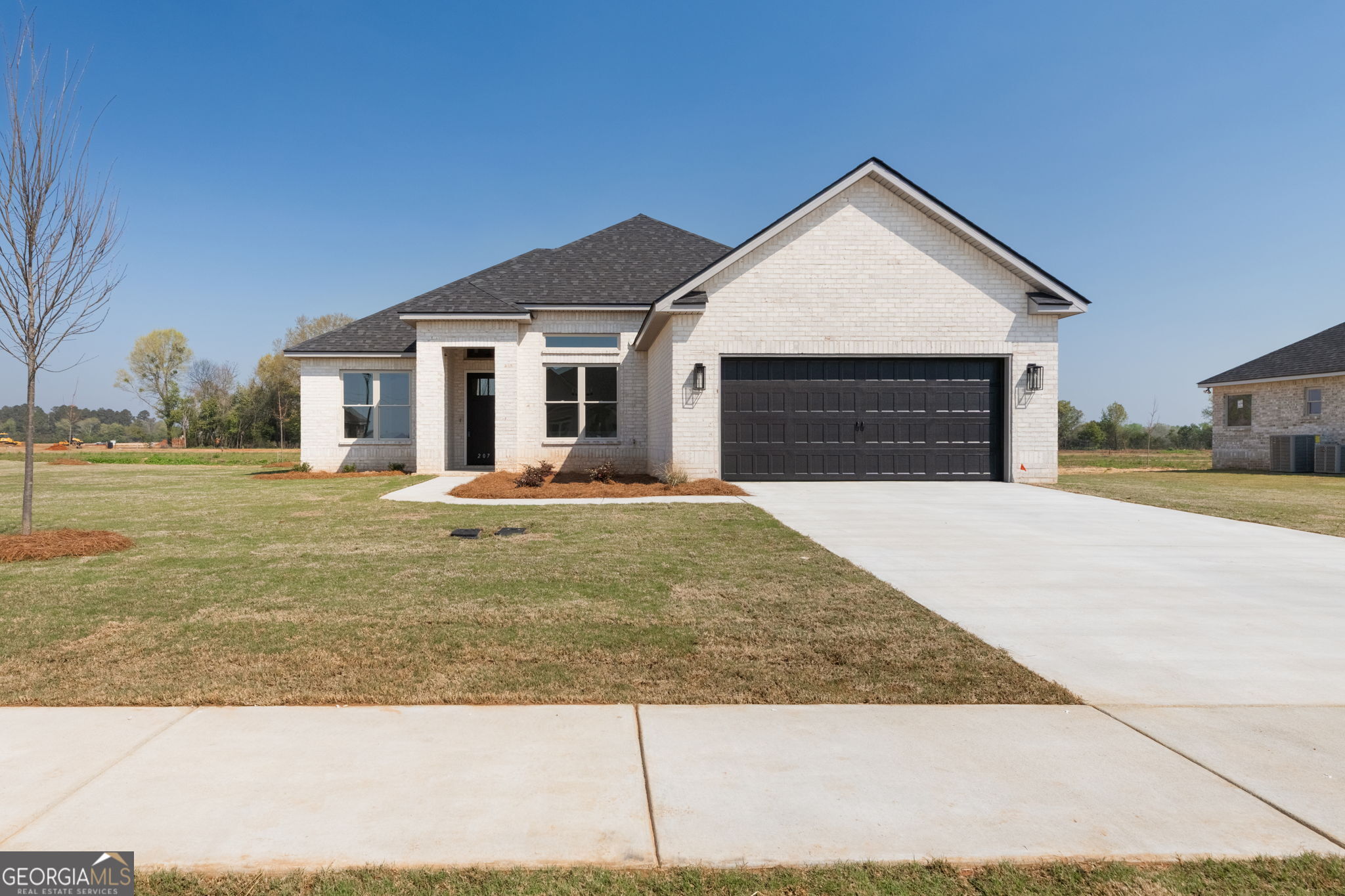 207 Farmland Circle Property Photo 2