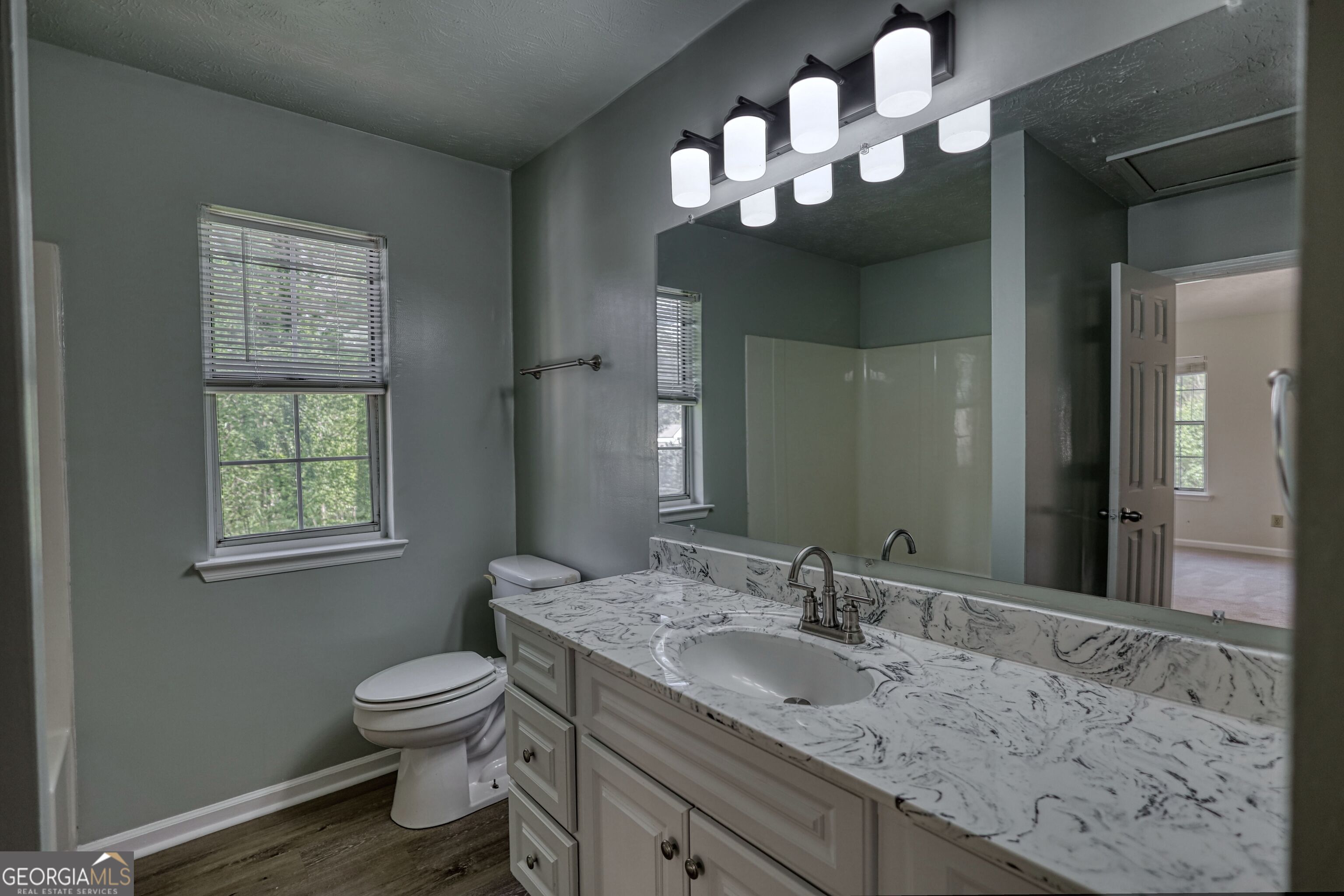 502 N Summit Property Photo 19