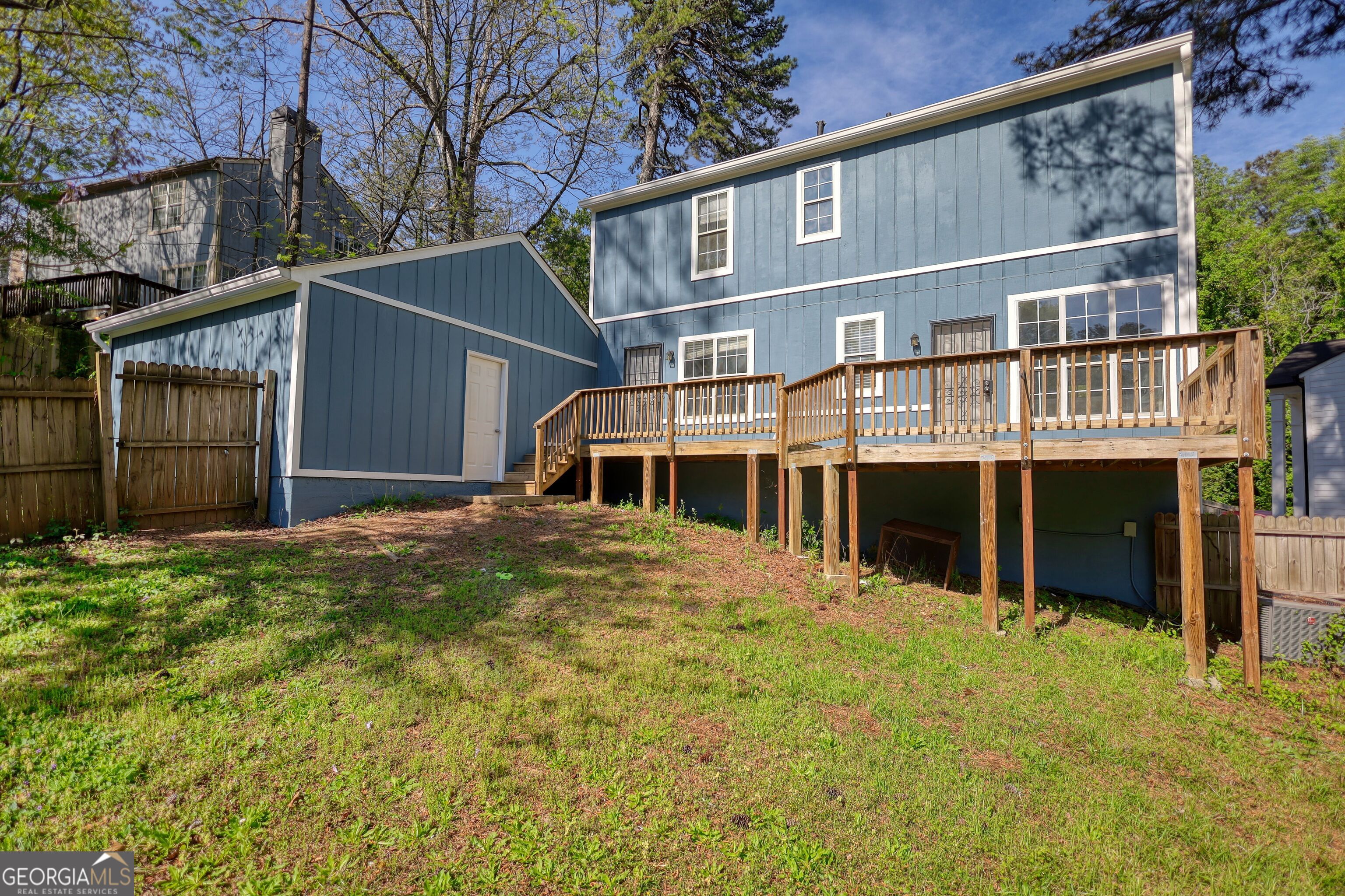 502 N Summit Property Photo 32