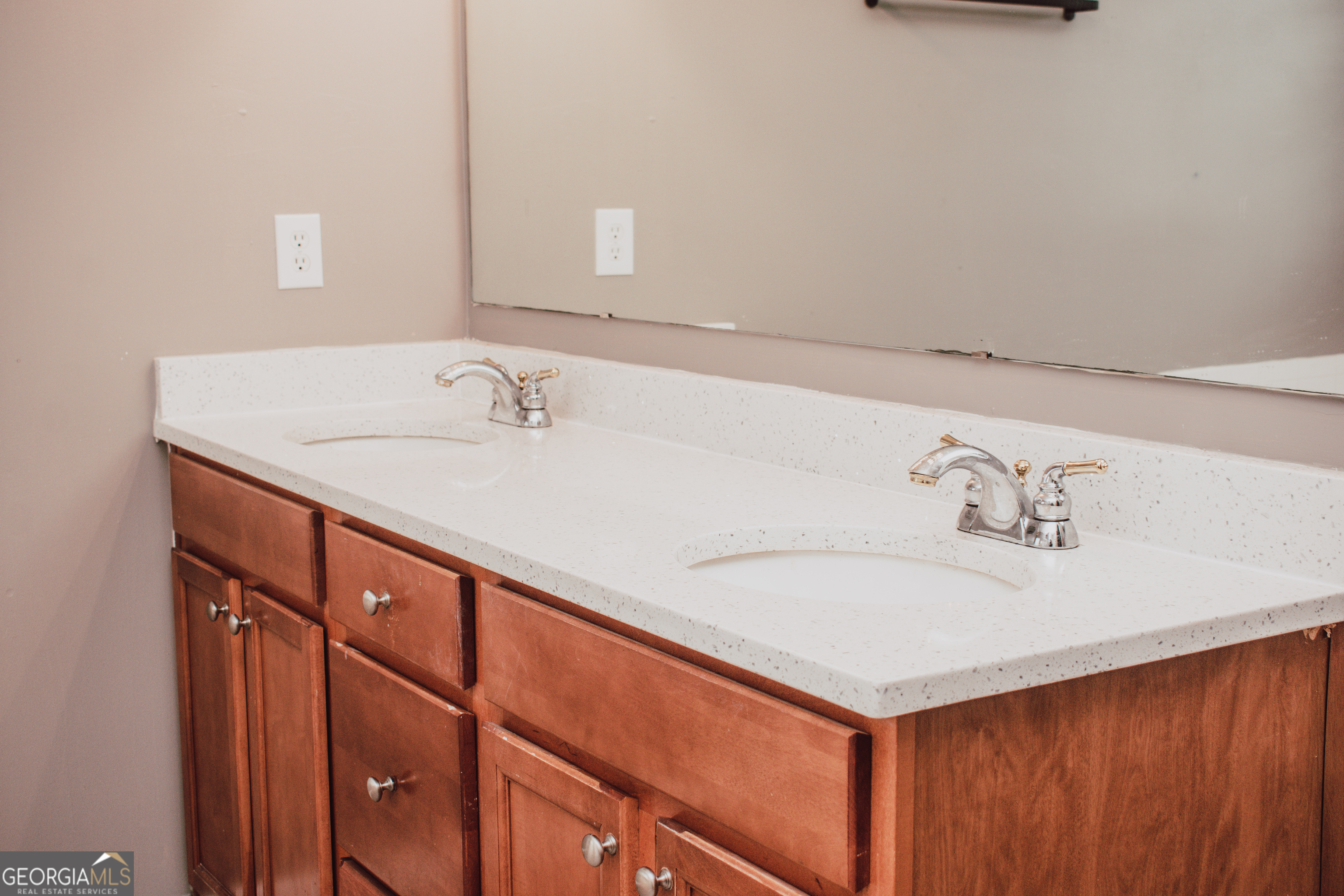 607 Applegate Lane Property Photo 10