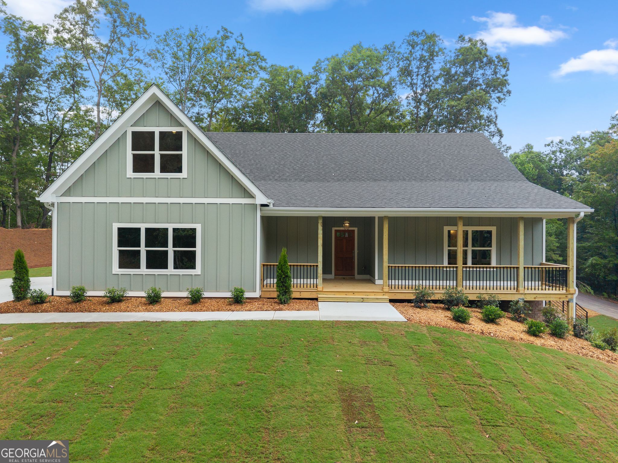 212 Planters Creek Property Photo 1