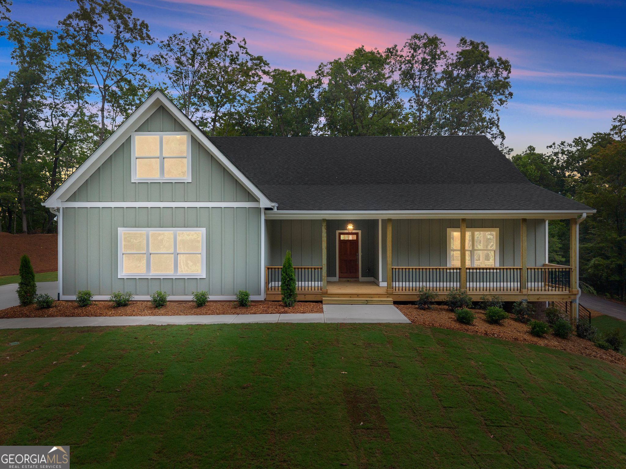 212 Planters Creek Property Photo 2