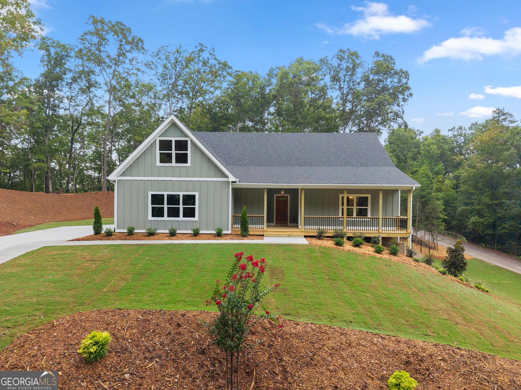 212 Planters Creek Property Photo 4