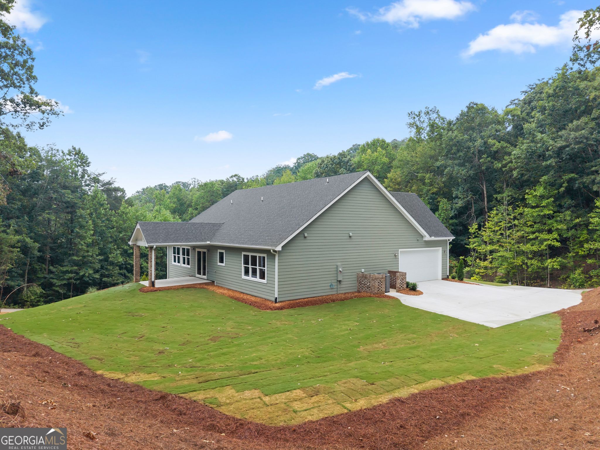 212 Planters Creek Property Photo 13