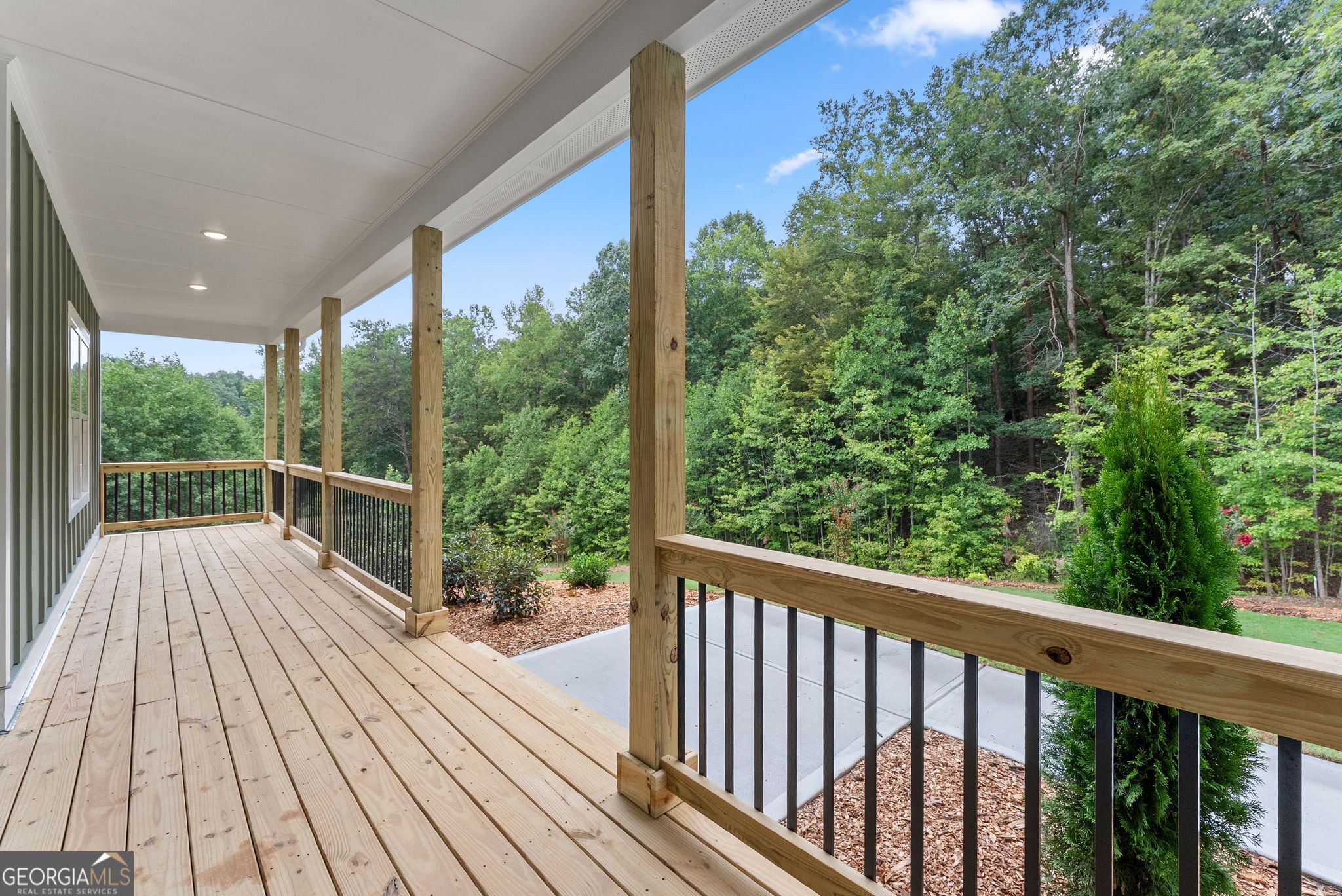 212 Planters Creek Property Photo 15
