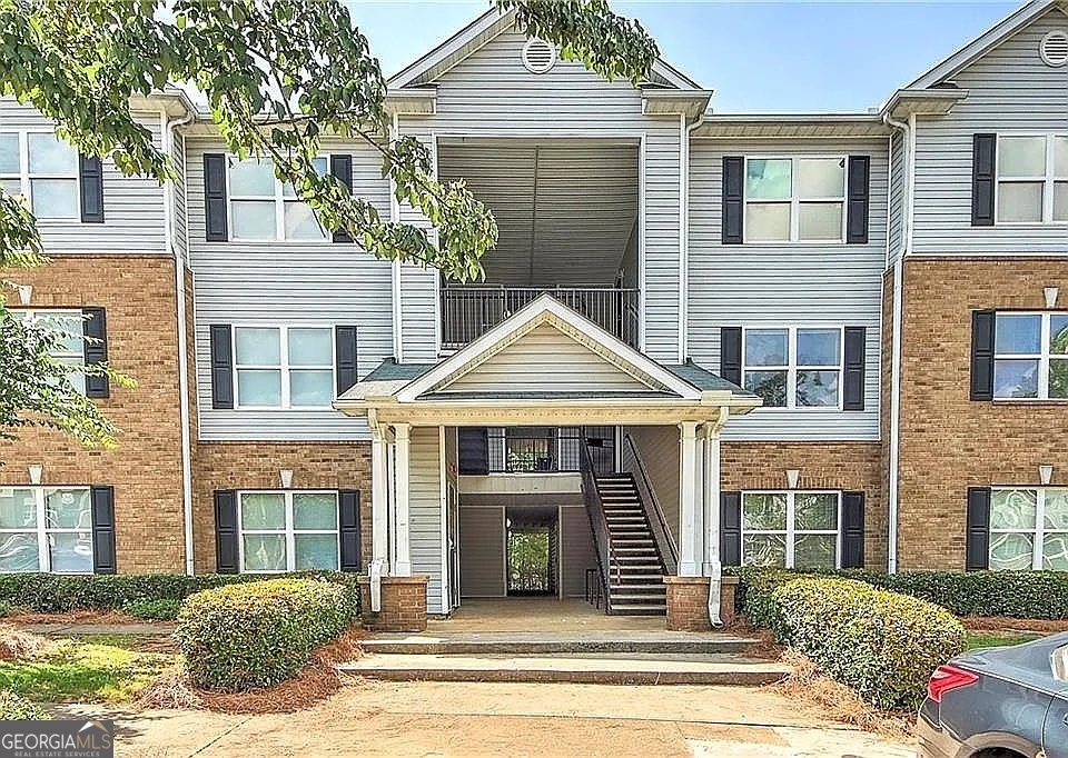 6202 Fairington Ridge Circle