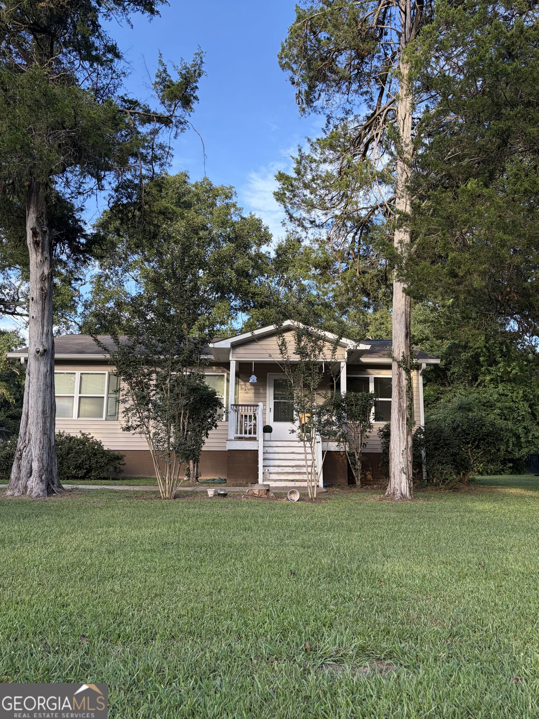 405 Crawfordville Road Property Photo 1
