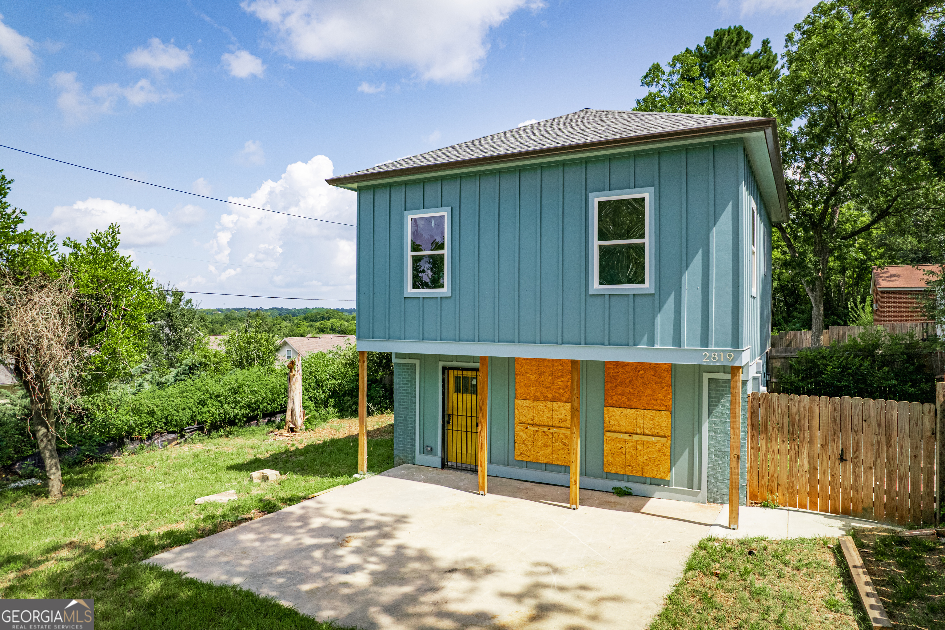 2819 Cherry Avenue Property Photo 1