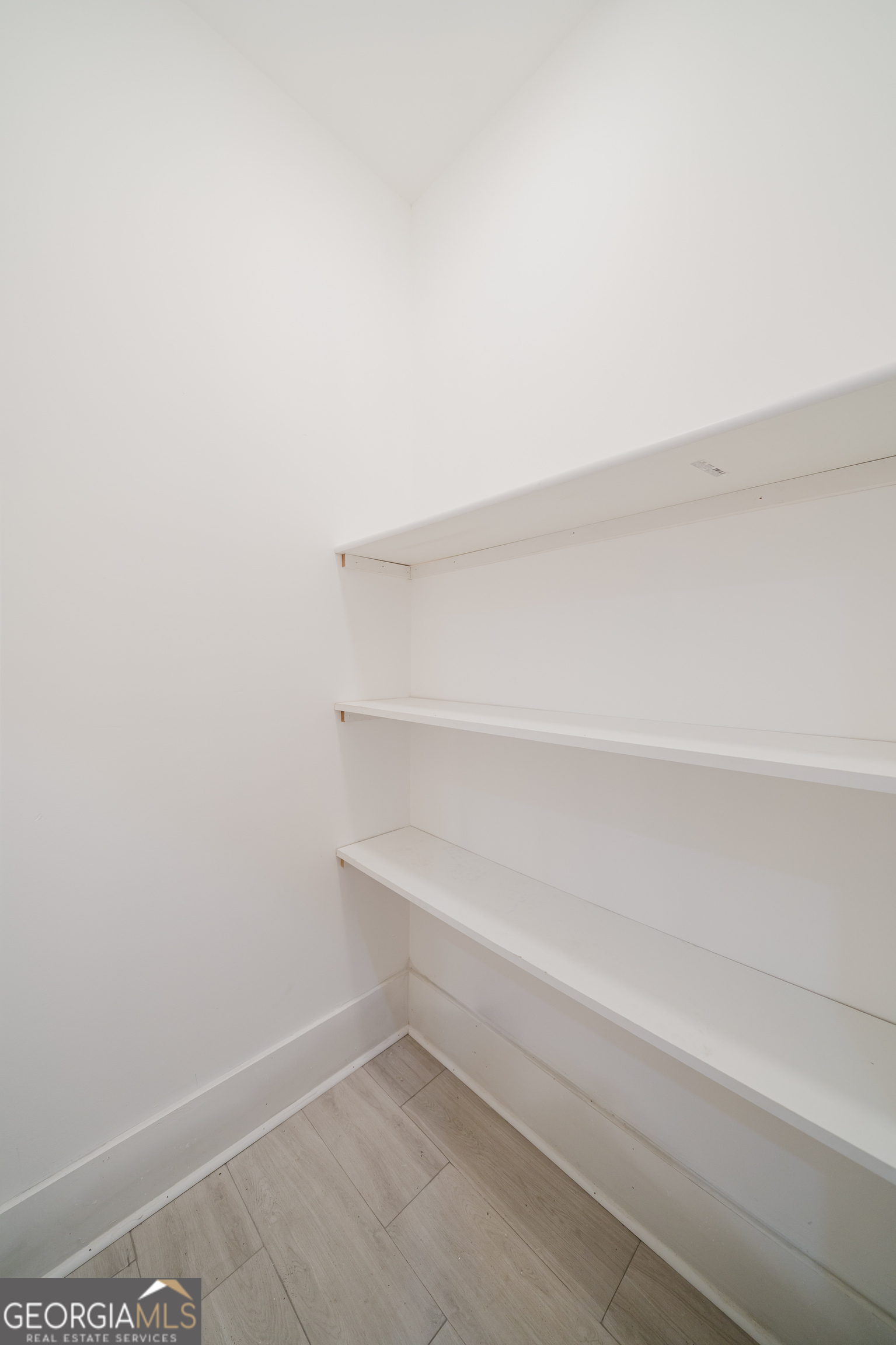 2819 Cherry Avenue Property Photo 5