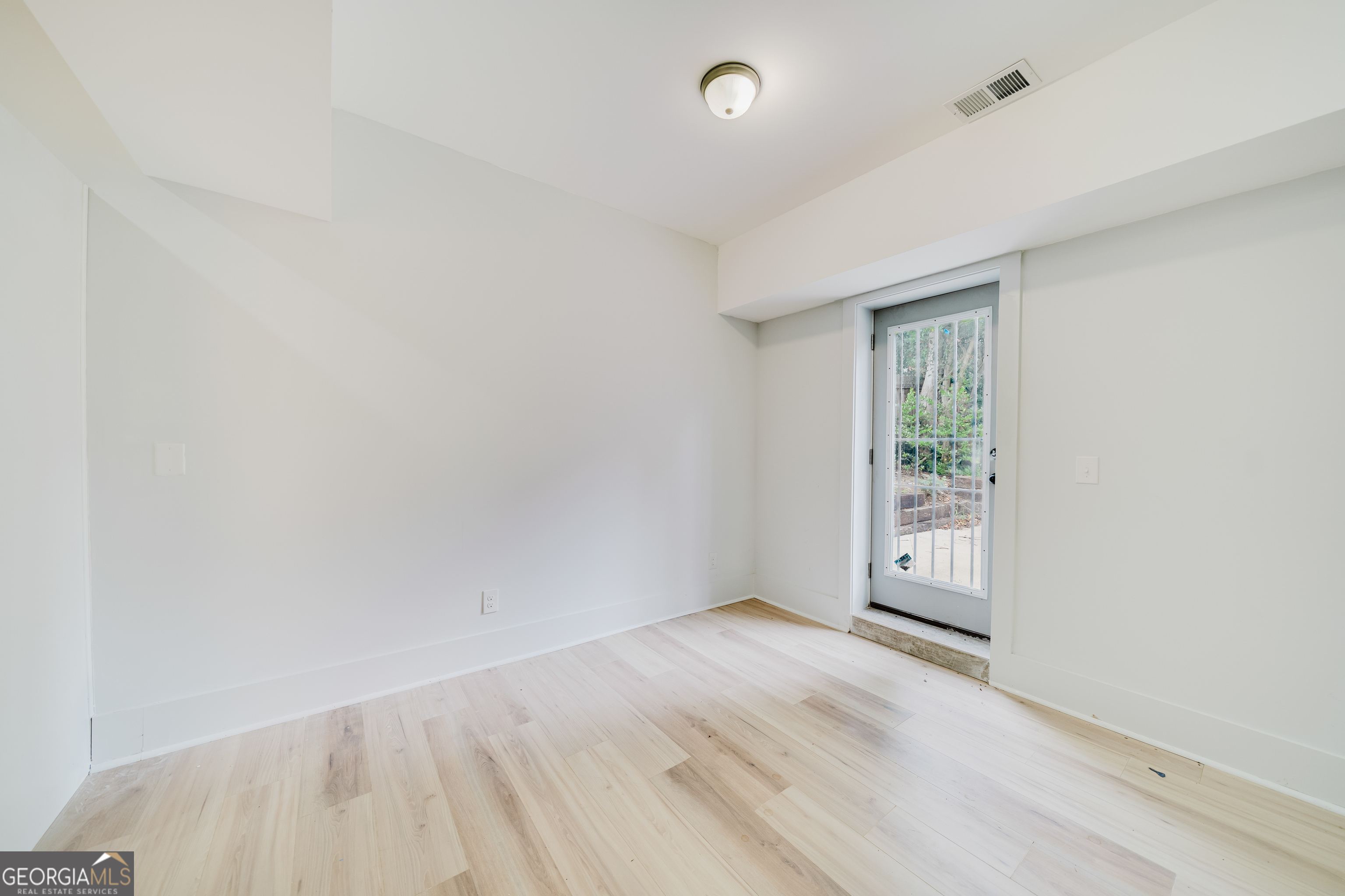 2819 Cherry Avenue Property Photo 8