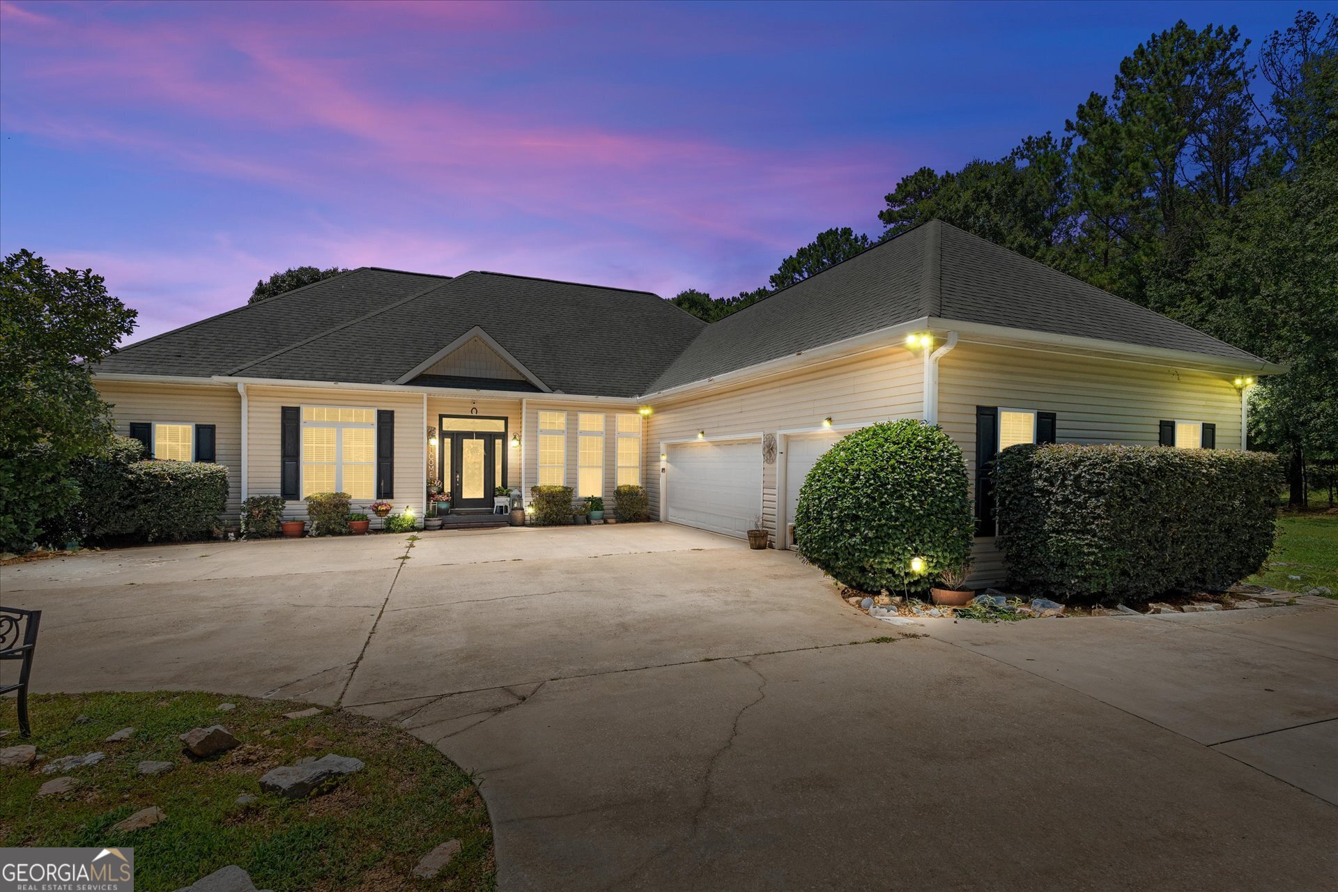 900 Old Four Notch Road Property Photo 1