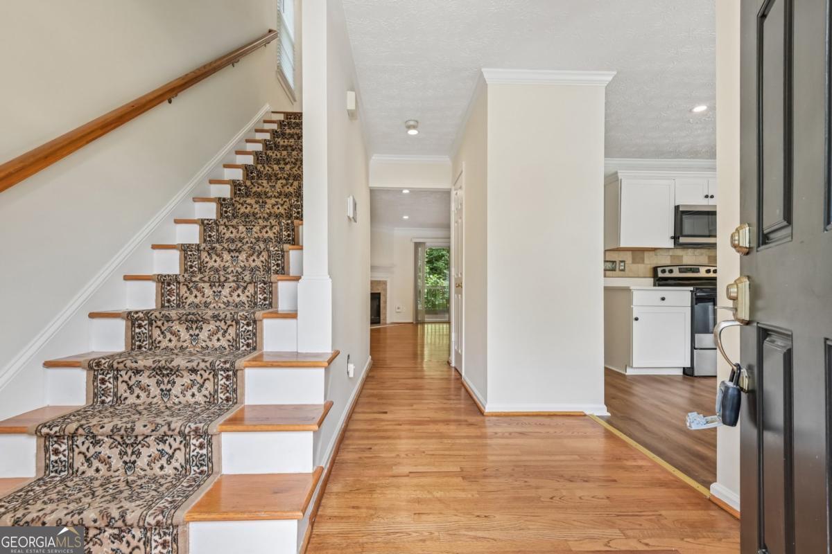 3590 Regency Park Drive Property Photo 4