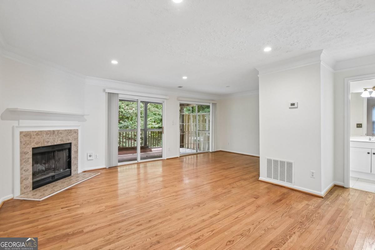 3590 Regency Park Drive Property Photo 6