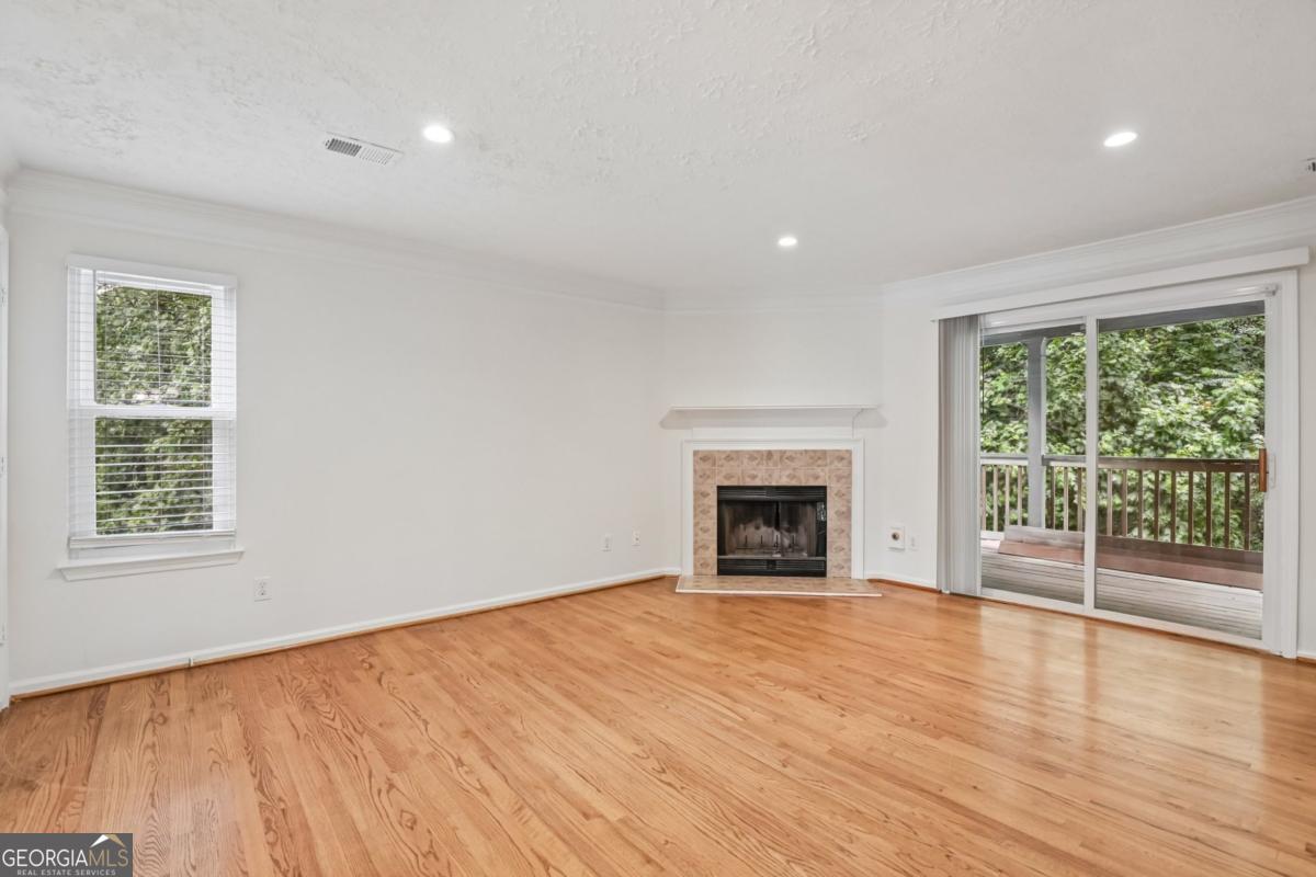 3590 Regency Park Drive Property Photo 8