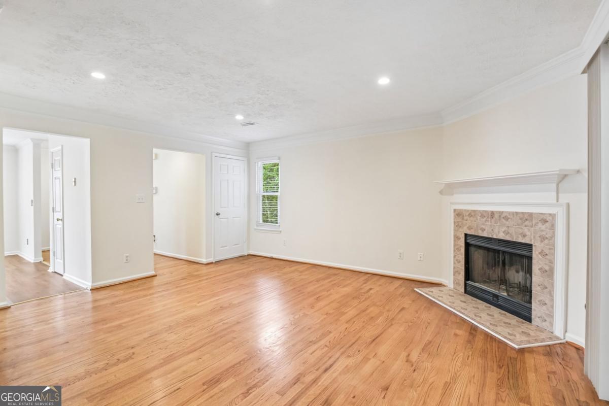 3590 Regency Park Drive Property Photo 9