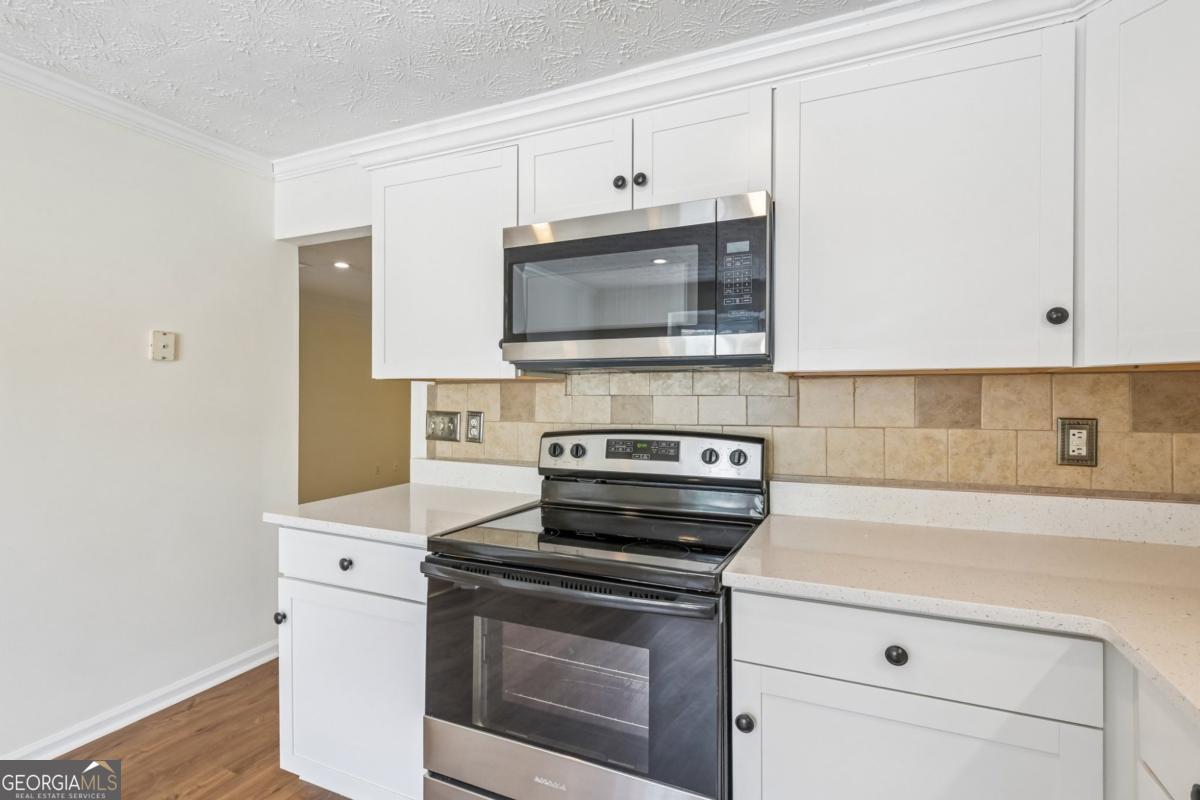 3590 Regency Park Drive Property Photo 11