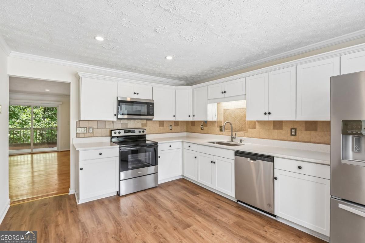 3590 Regency Park Drive Property Photo 14
