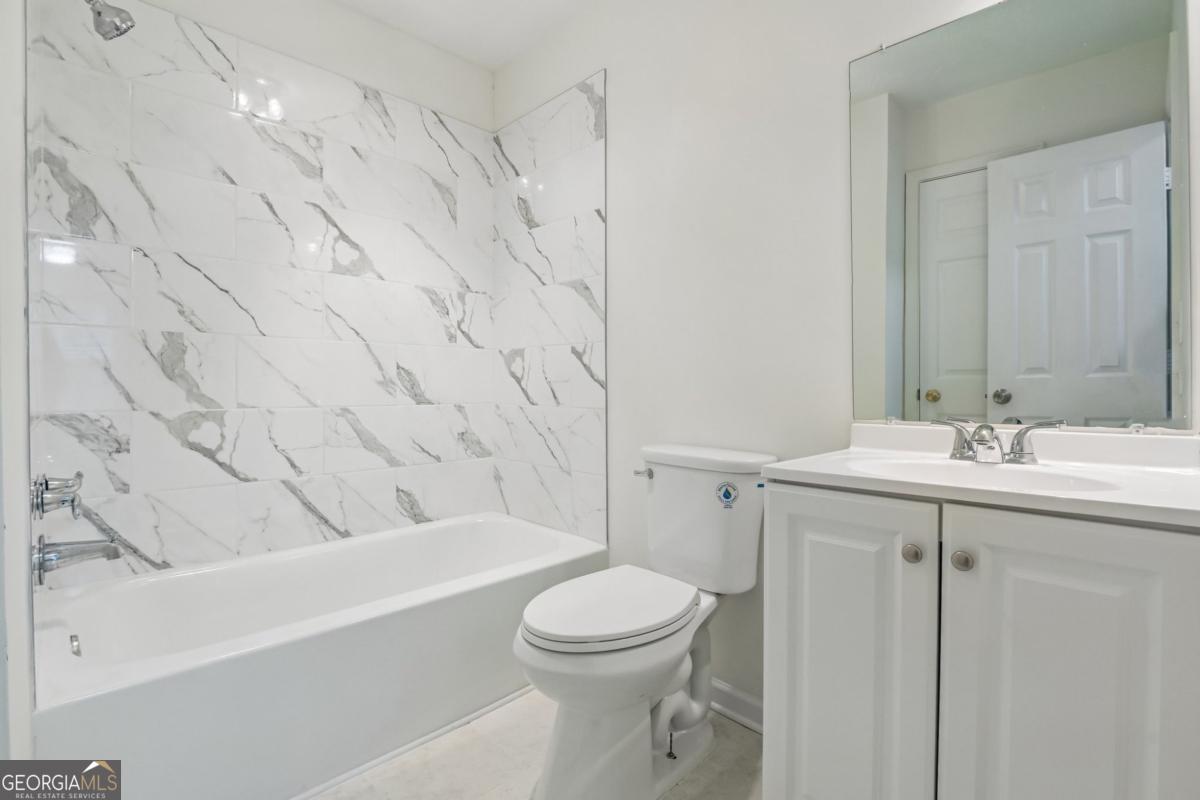 3590 Regency Park Drive Property Photo 35