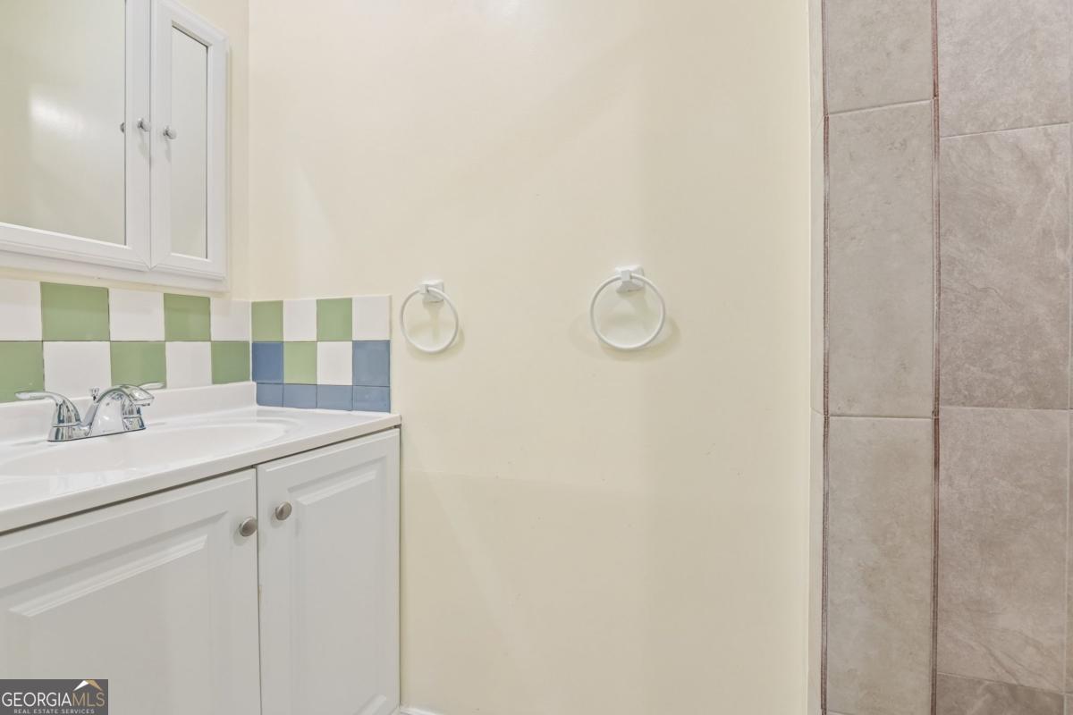 3590 Regency Park Drive Property Photo 44